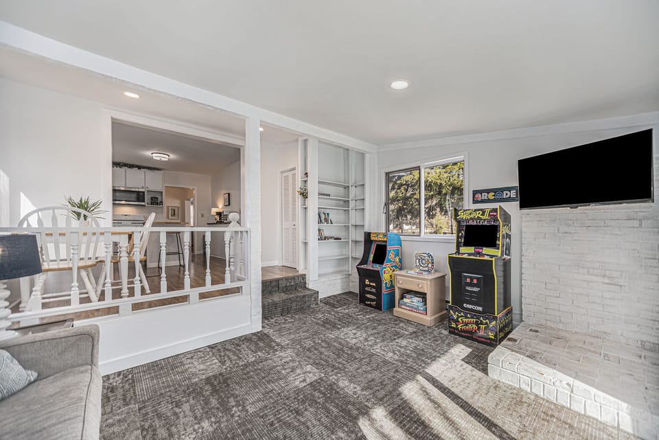 Den/Game Room