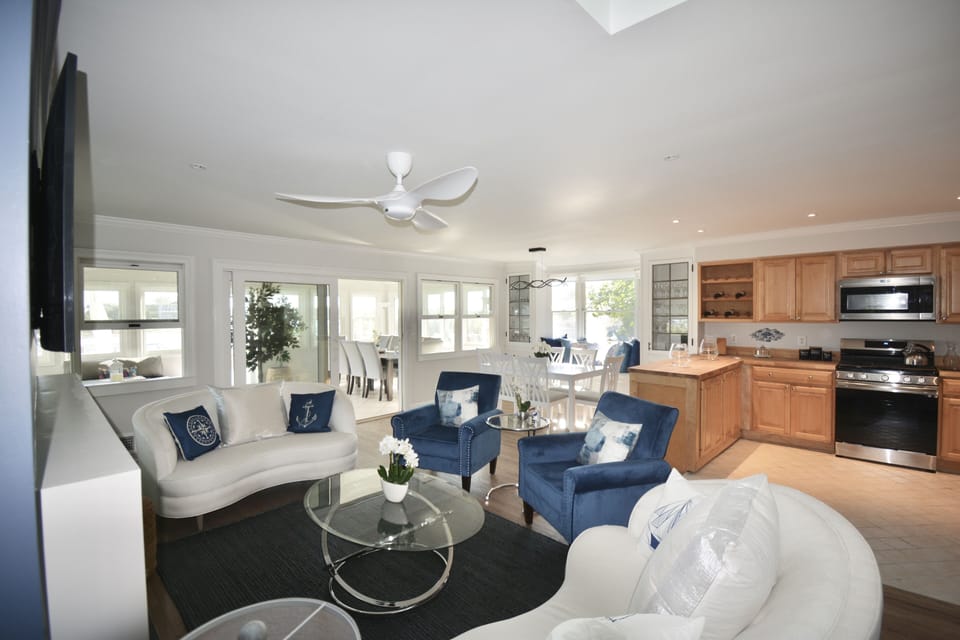Open plan lounge area.