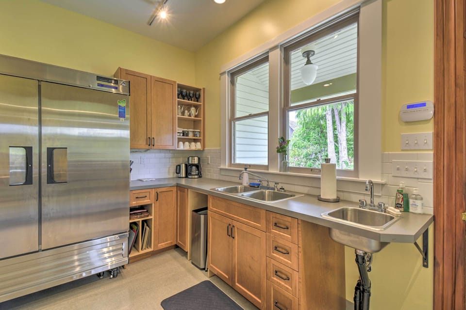 Kitchen | Cooking Basics | Dishware & Flatware | Coffee Grinder | Crockpot