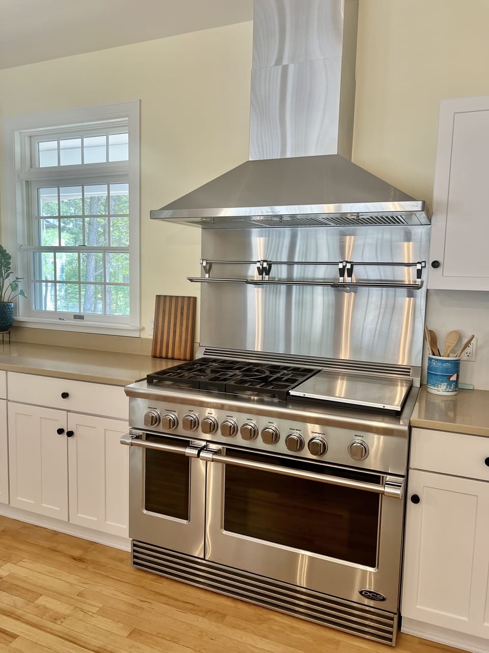 Gas Cooking | Double Oven | Griddle
Fully Stocked Standard + Cast Iron Cookware