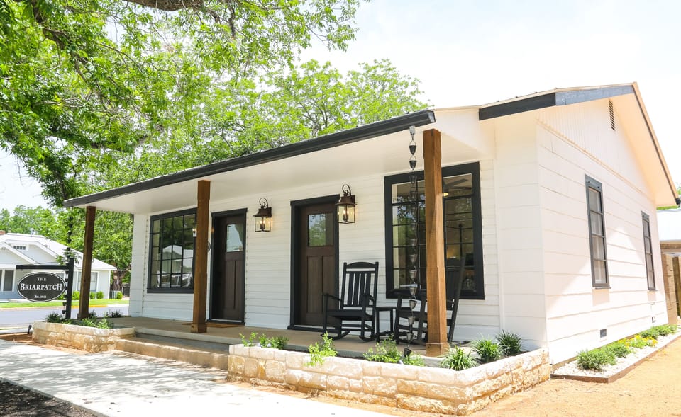 Poppy House - Front Porch