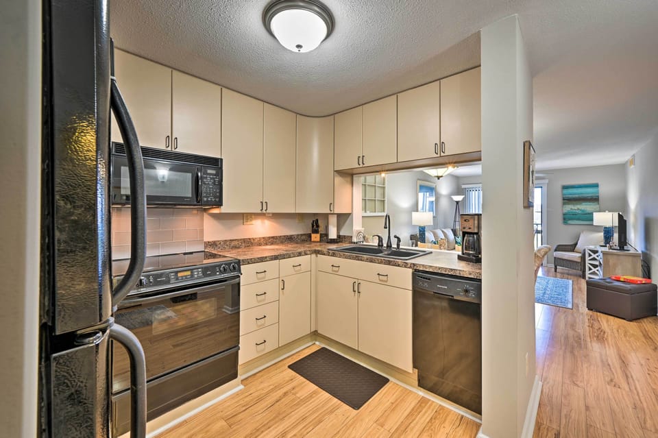 Kitchen | Blender | Coffee Maker | Crockpot