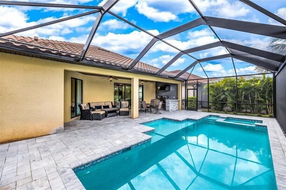 Plenty of Space for Poolside Entertaining