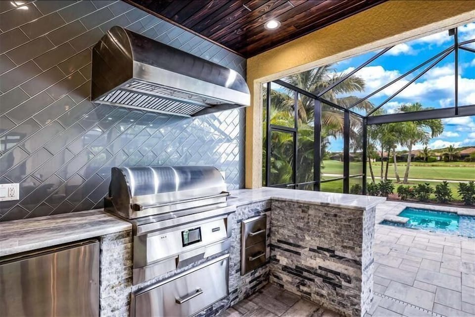 Spectacular Outdoor Kitchen