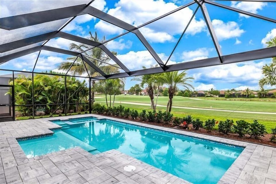 Large Screened Lanai