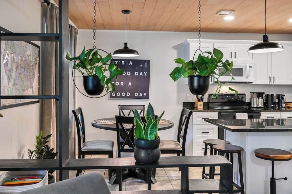 It's a good day for a good day at Wellington Cottage!