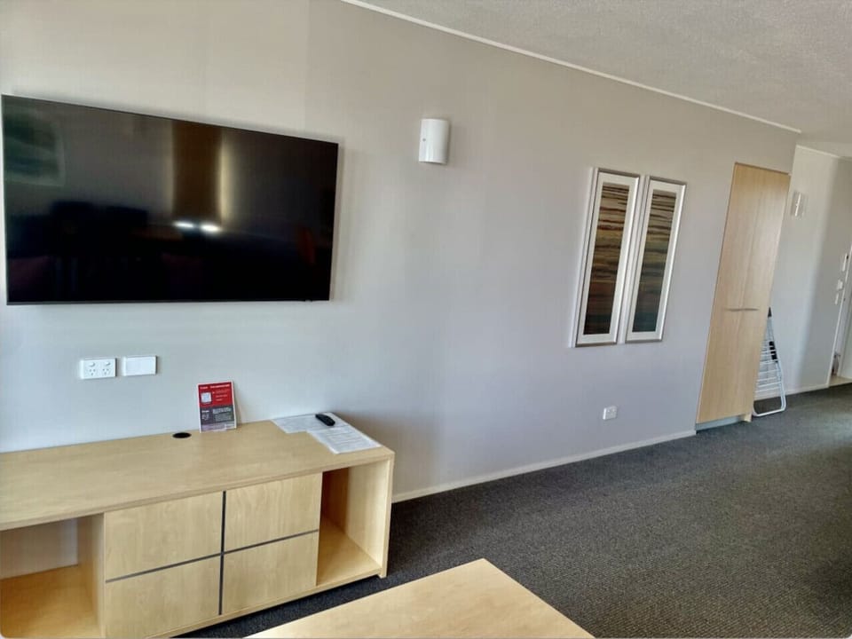 Tv and lounge area
