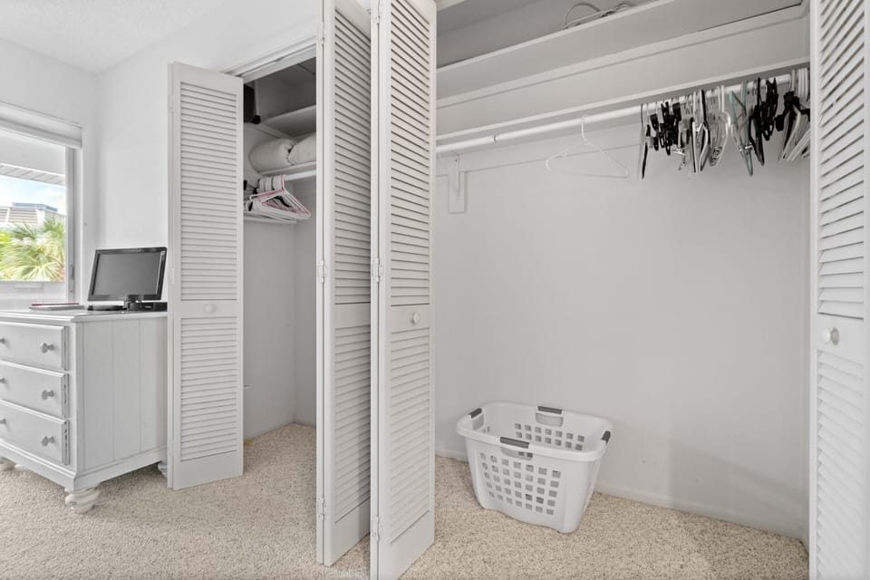 Guest Bedroom Closet