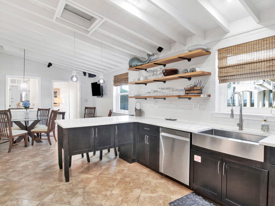 Kitchen - Floor 1