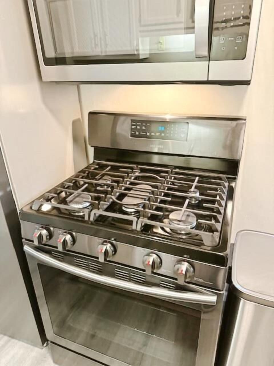 Gas stove