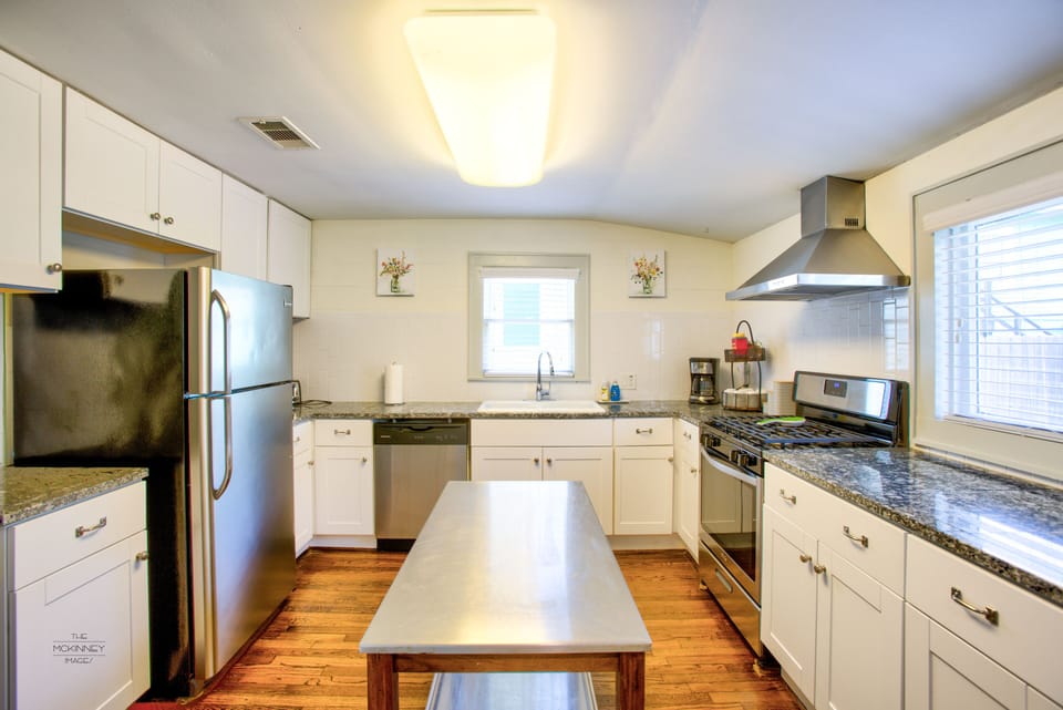 "Kitchen", "Gas Stove", "Coffee Maker", "Cookware"
