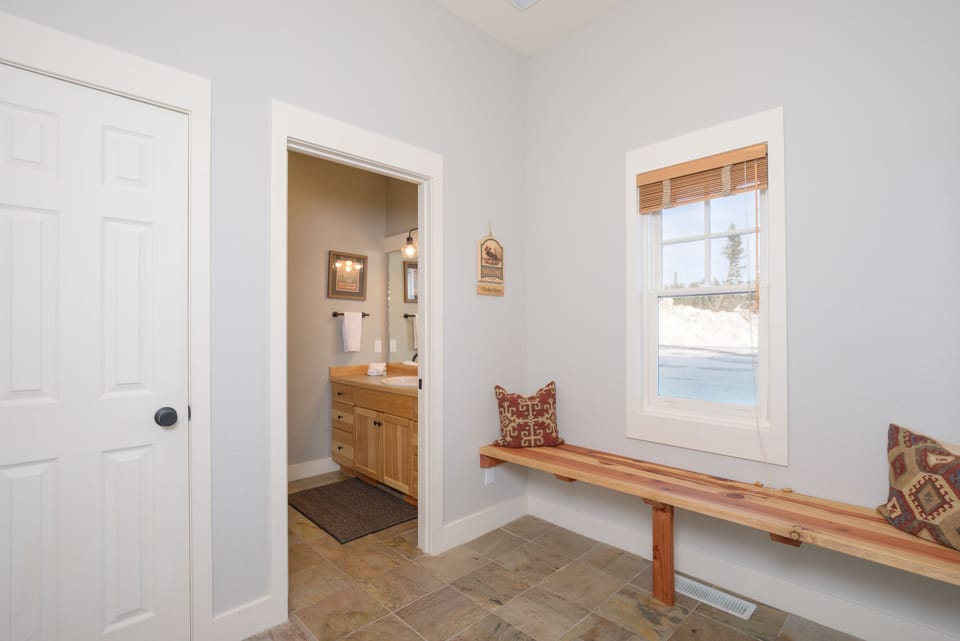 Entryway | Lower Level