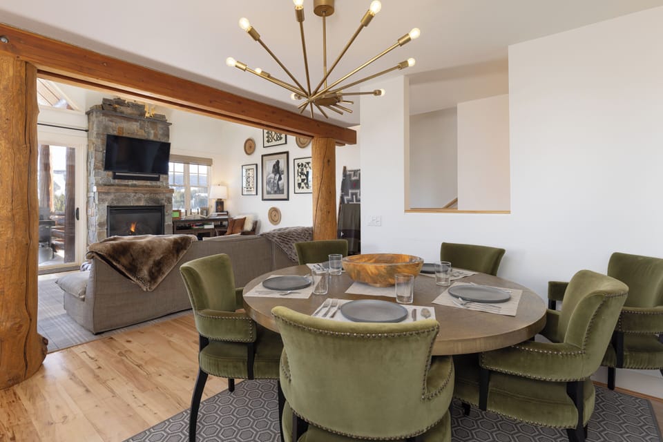 Gather round for your favorite meal | Main Level