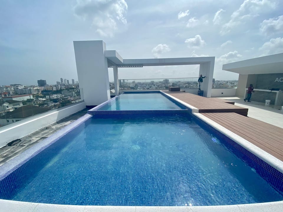 Roof top Pool, Kids and Adults