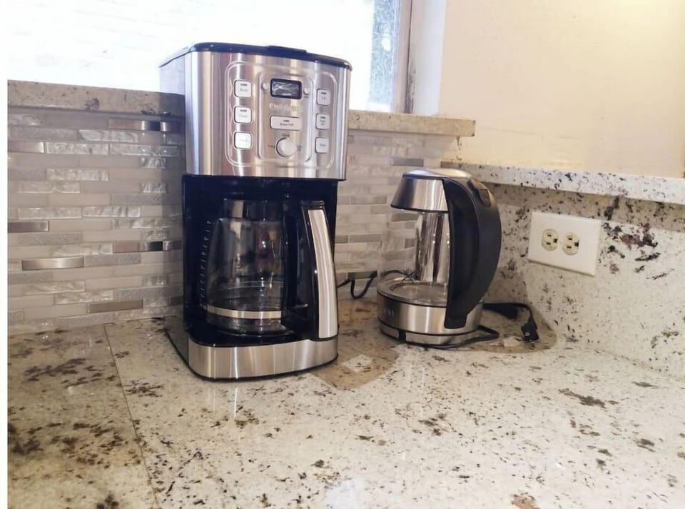 Private Separate Entry Guest Suite Close To Everything Apartment in Houston