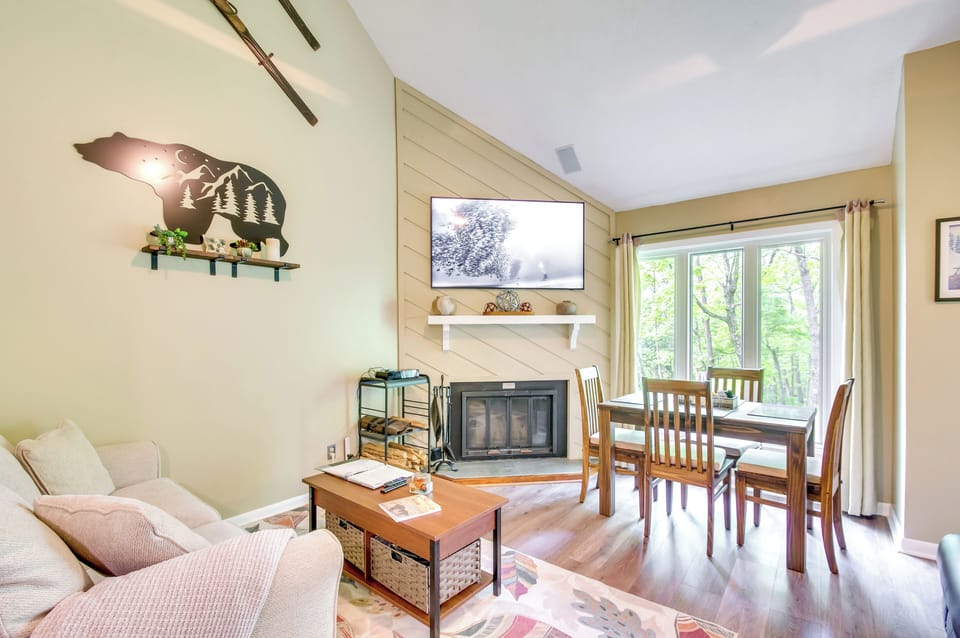 Wintergreen Resort Vacation Rental | 1BR | 2BA | Stairs Required | 908 Sq Ft