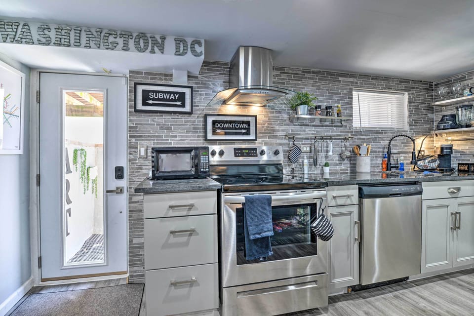 Kitchen | Cooking Basics | Keurig Coffee Maker | Dishware & Flatware