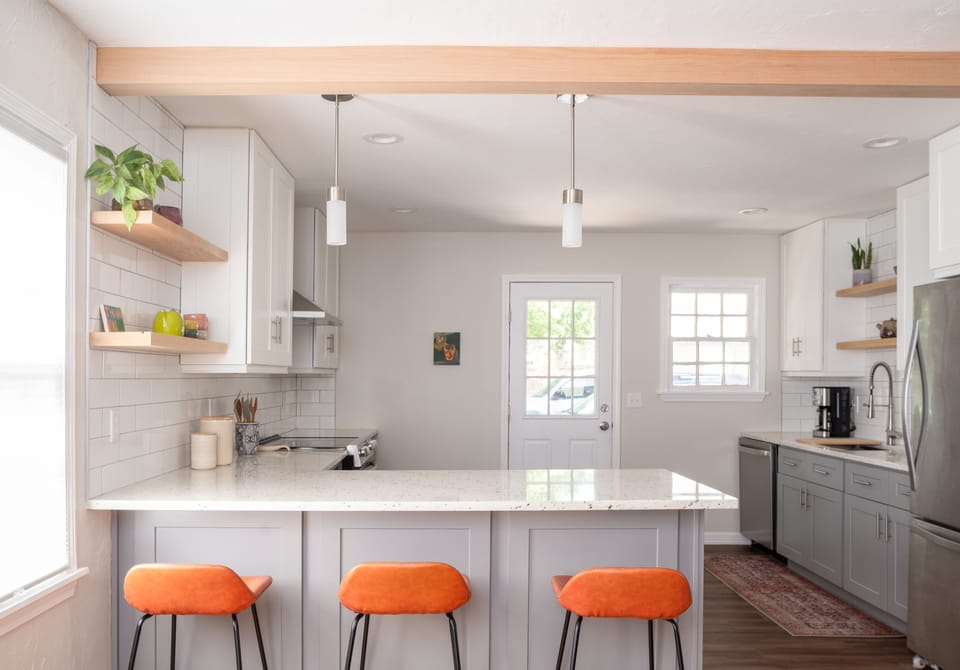 Kitchen and counter top for small gathering 