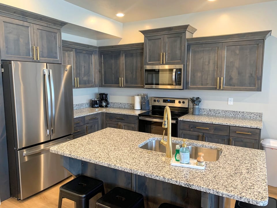 Kitchen - Fully Stocked with Basic Cookware