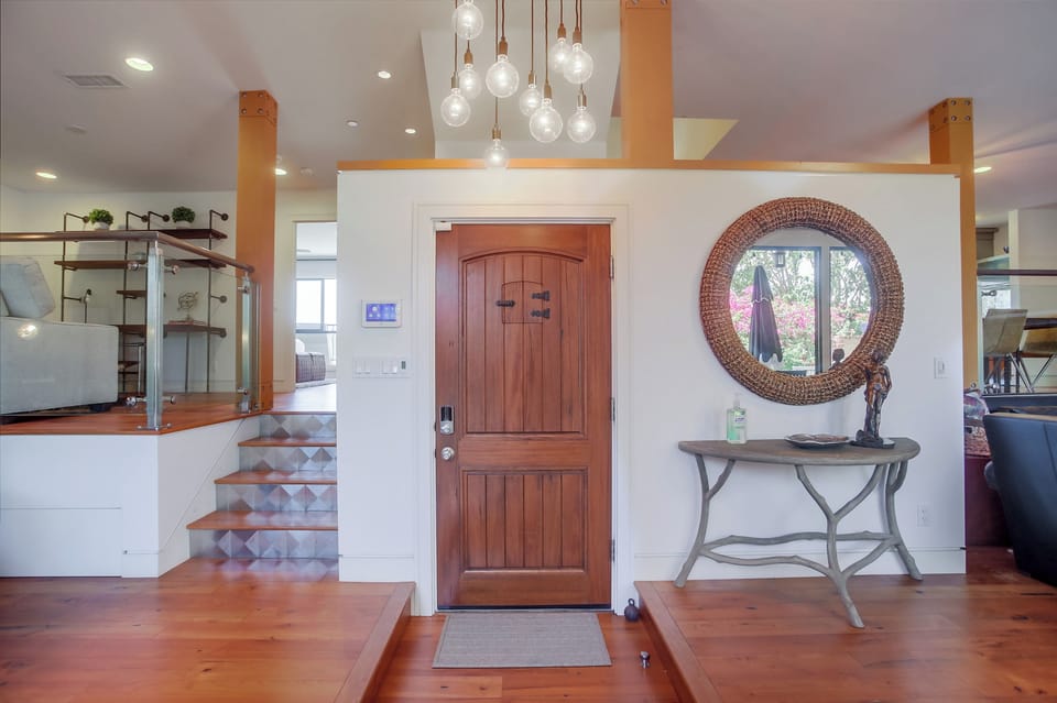 Open entryway with lots of light.