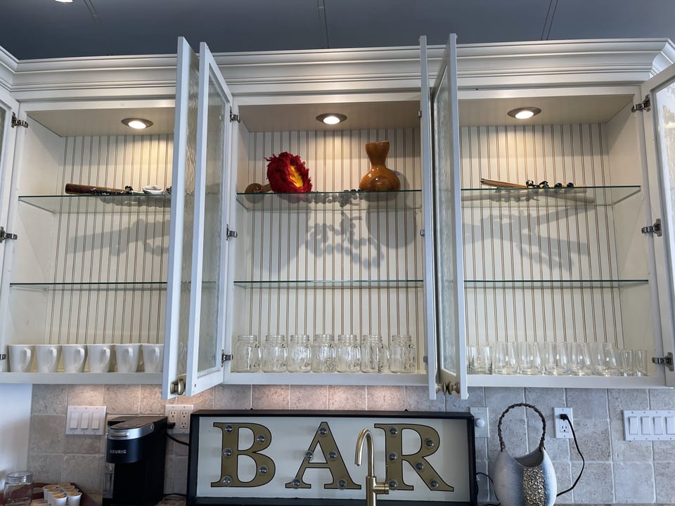 Bar area with filtered water sink