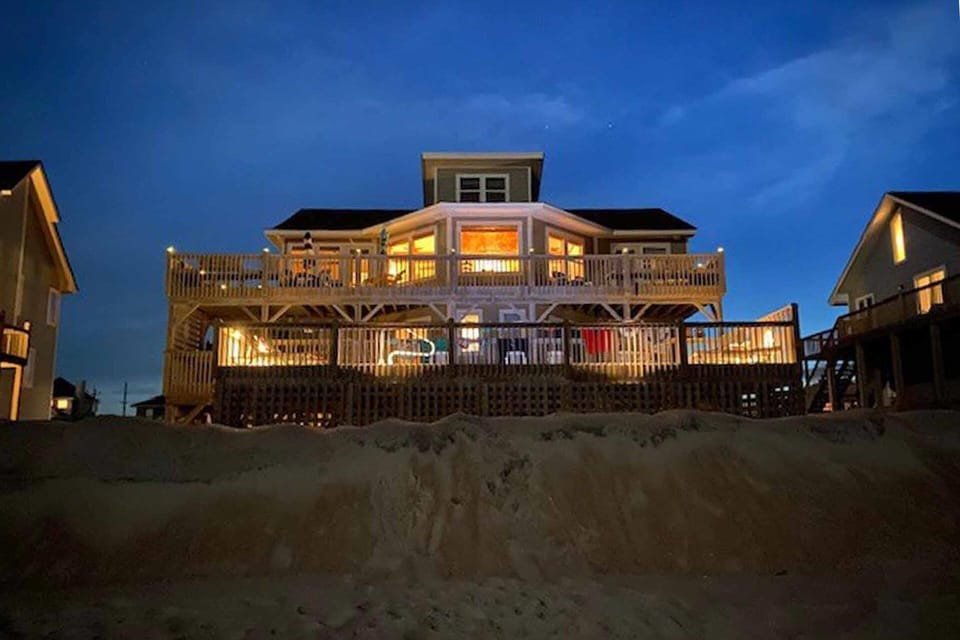 Surf-or-Sound-Realty-1025-Pflueger's-Lure-Exterior-Night