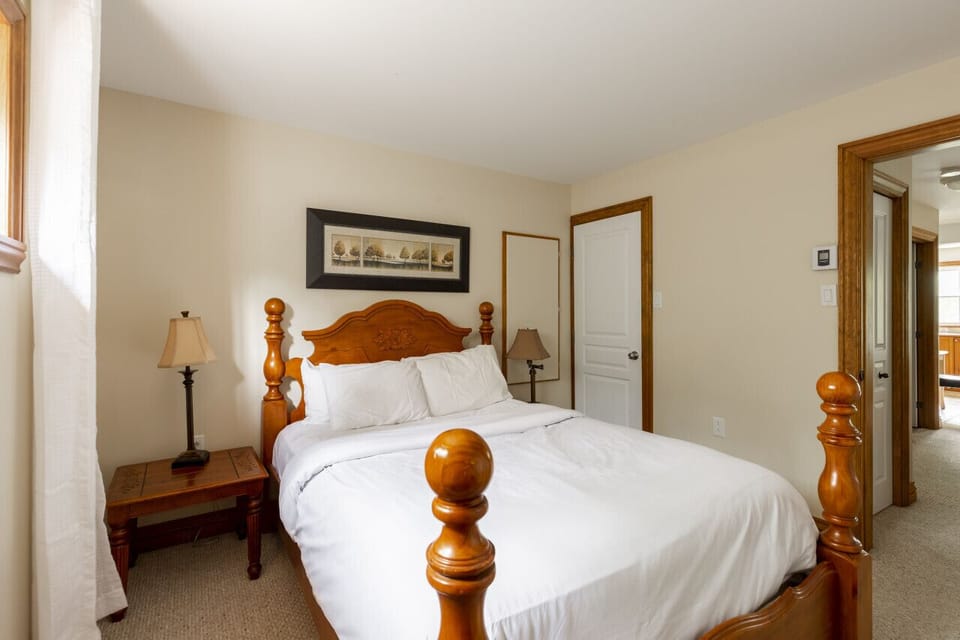 `Comfortable beds, spacious rooms. Maintained so good!`