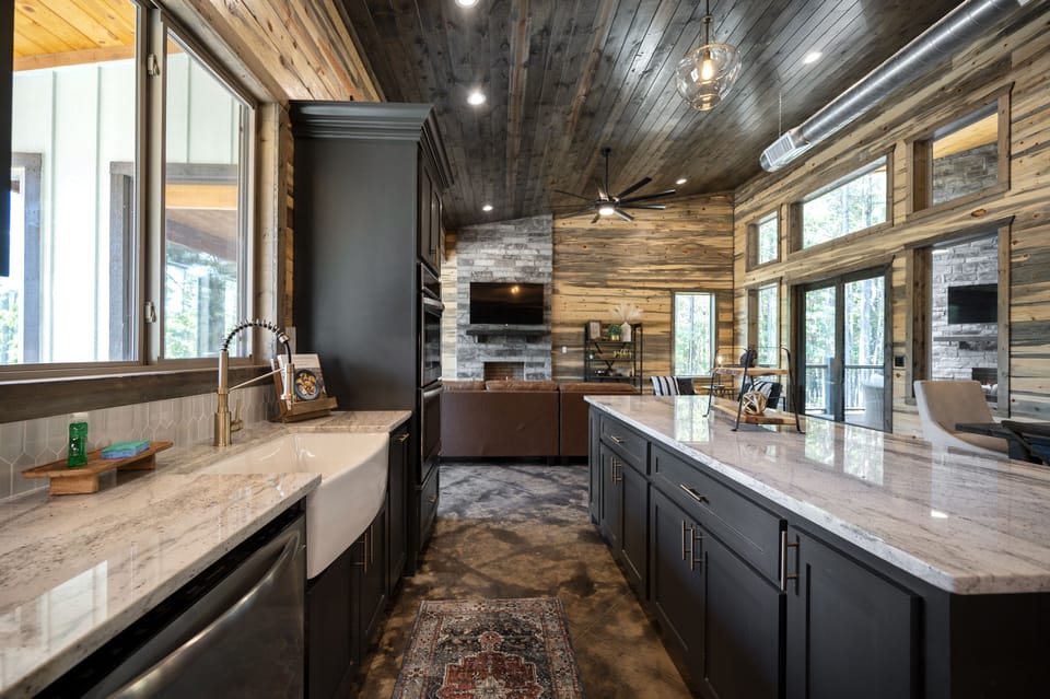 Fully equipped kitchen.