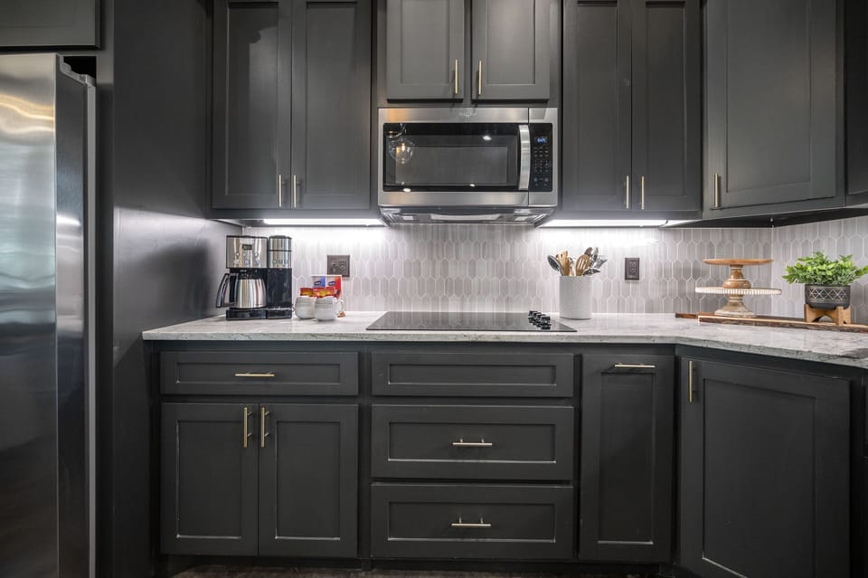 Fully equipped kitchen.