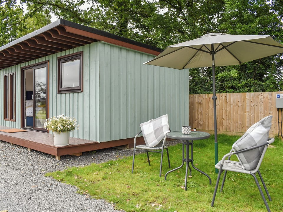 Exterior | Honeypot Lodge - Sunny Pooh Corner, Beaworthy