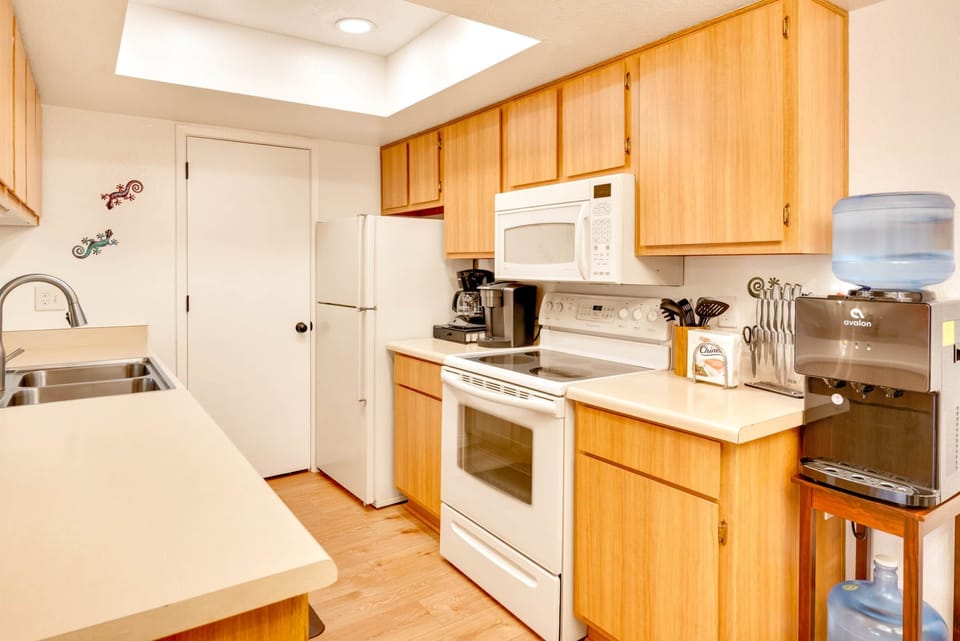 Fully furnished kitchen