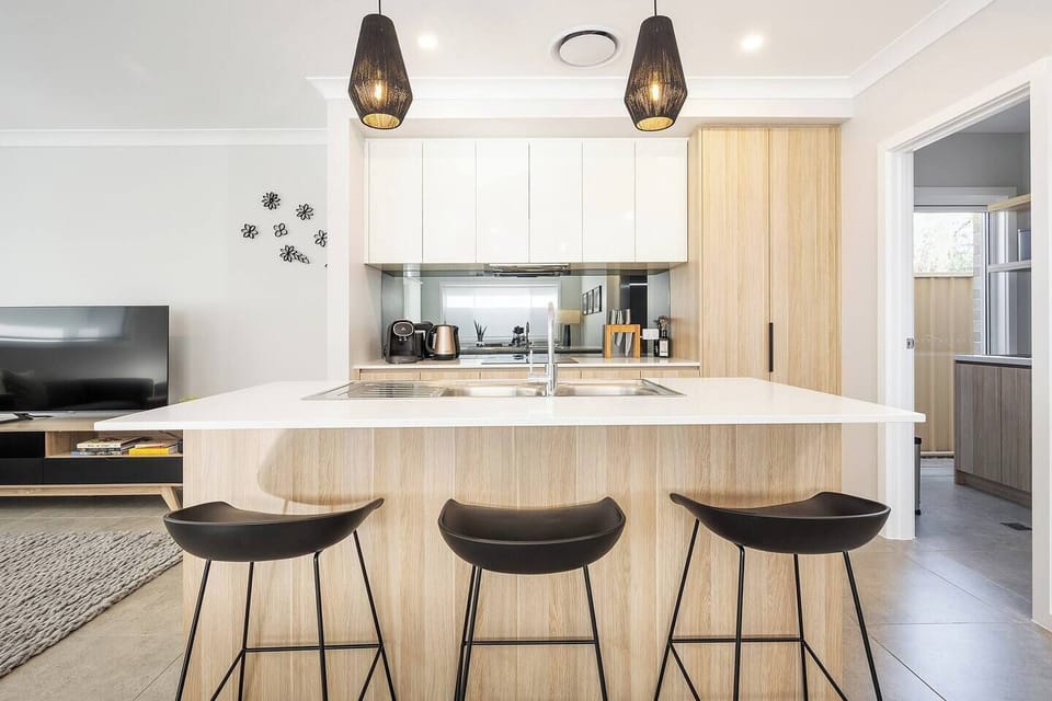 Have a quick bite to eat or set up your laptop for a Zoom call in the morning on the breakfast bar in the kitchen.