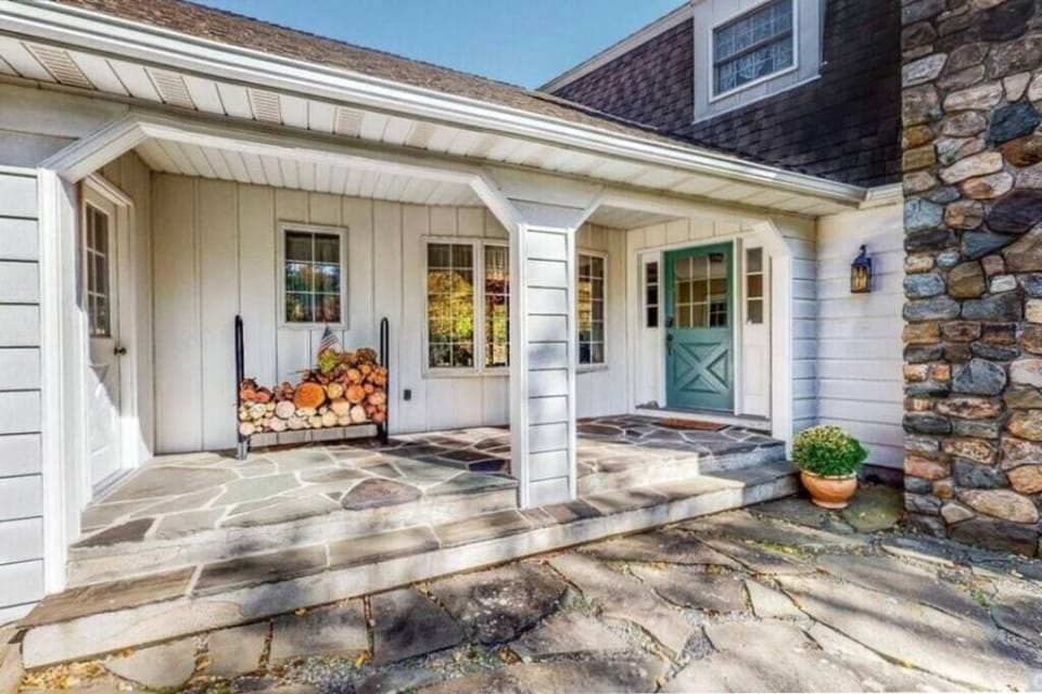 f1e04886-0150-404e-80d0-47edb503b790