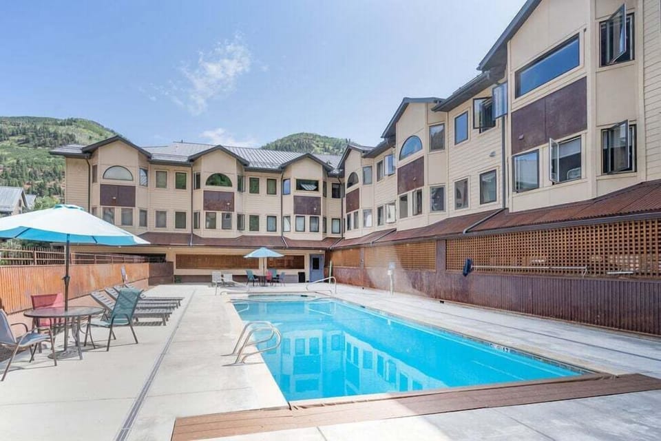 Pool and hot tub