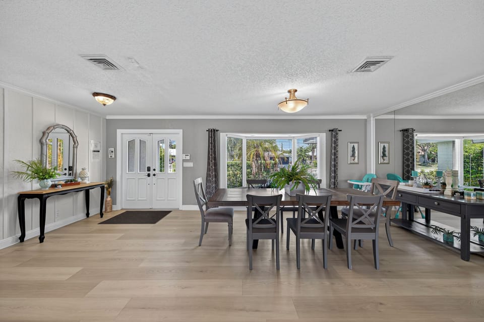 Front door and Dining Room - seats 8