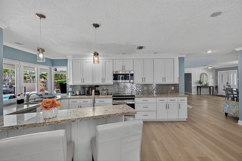 Kitchen with 3 seater island