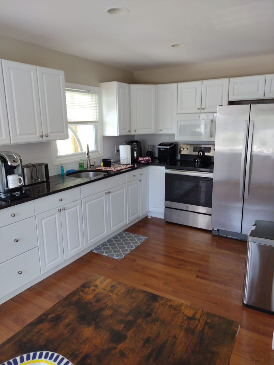 full kitchen