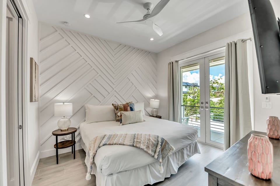 Sixth Bedroom, 2nd floor - King