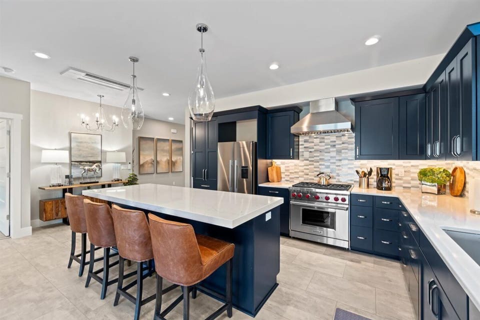 Kitchen and Dining Bar