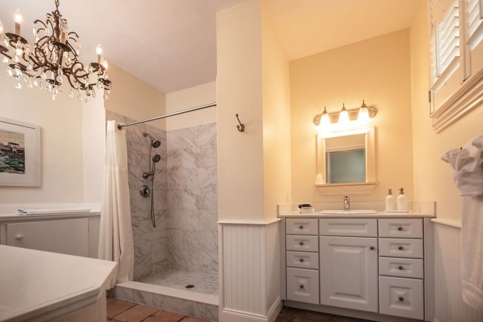 Granville 9 bathroom