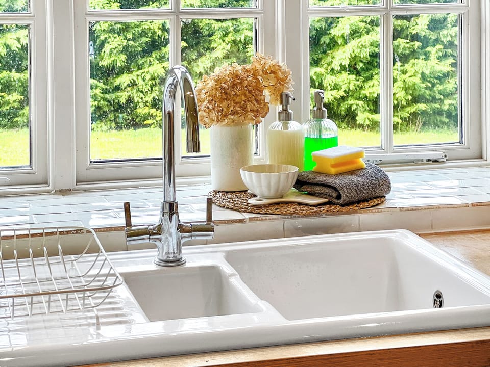 Kitchen | Oak Tree Cottage, Grantham