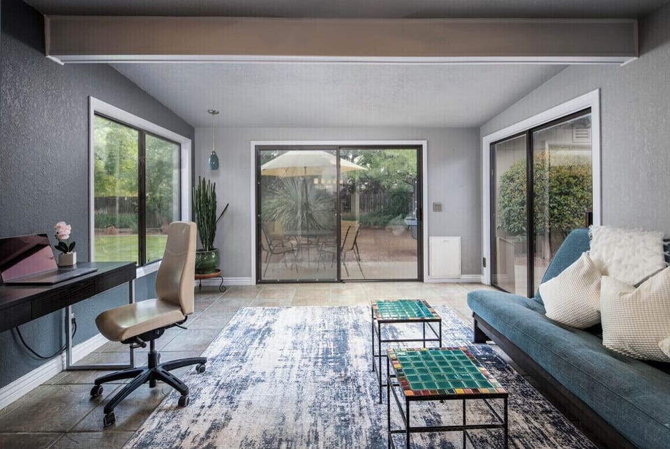 Sunroom with Daybed 