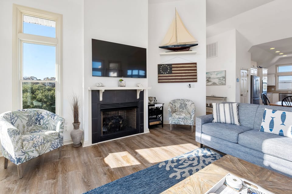 PI07: Island Breeze | Top Level Living Area - Fireplace Not Available For Guest Use