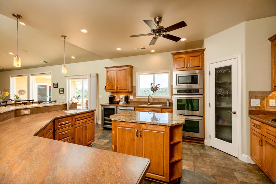 A bakers dream! There are two ovens!