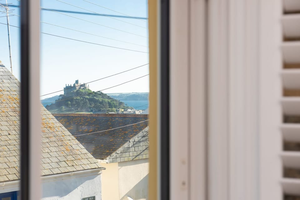 View of St Michael's Mount from the property - Eastleigh Cottage