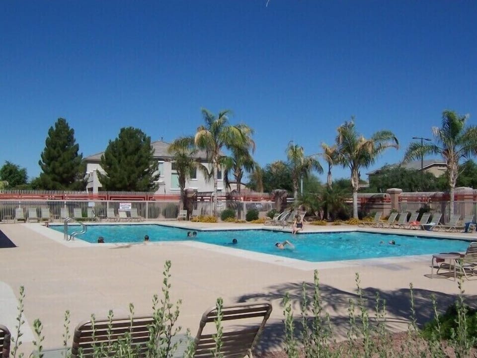 Community Pool (Non-Heated)