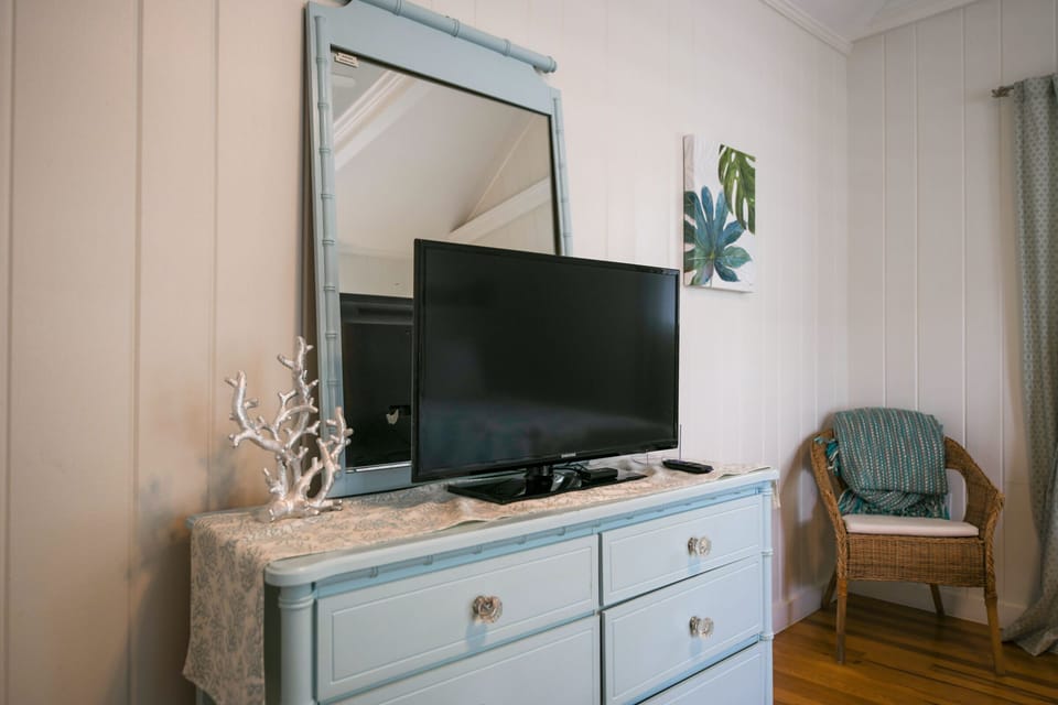 Third Bedroom, Two twin beds and TV