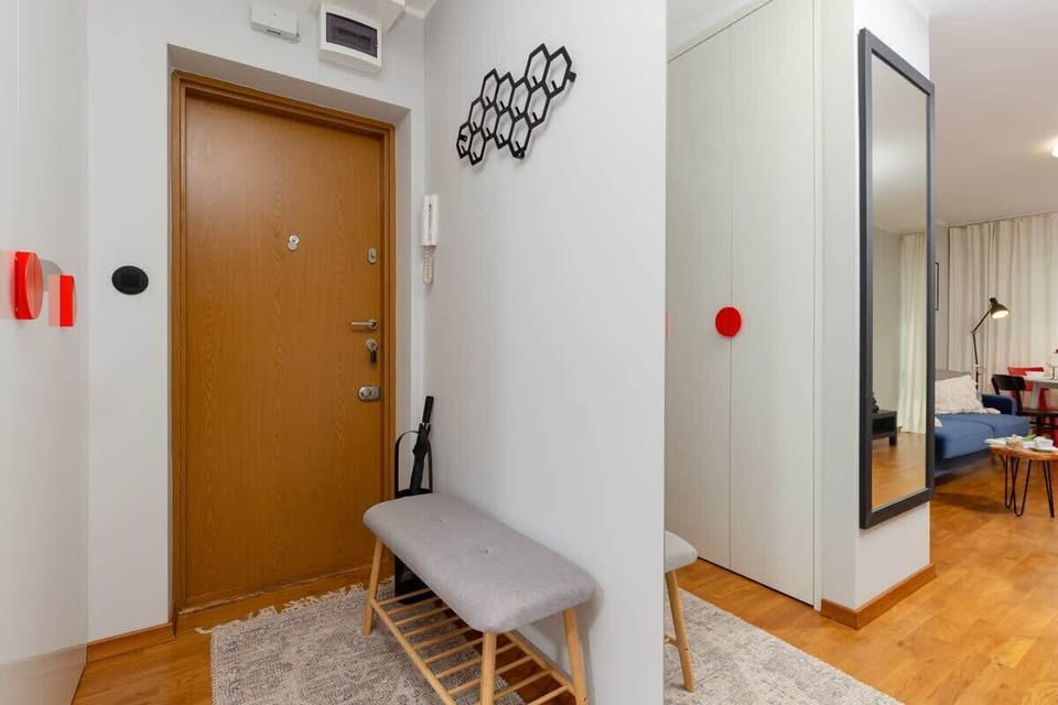 Entrance to the apartment.