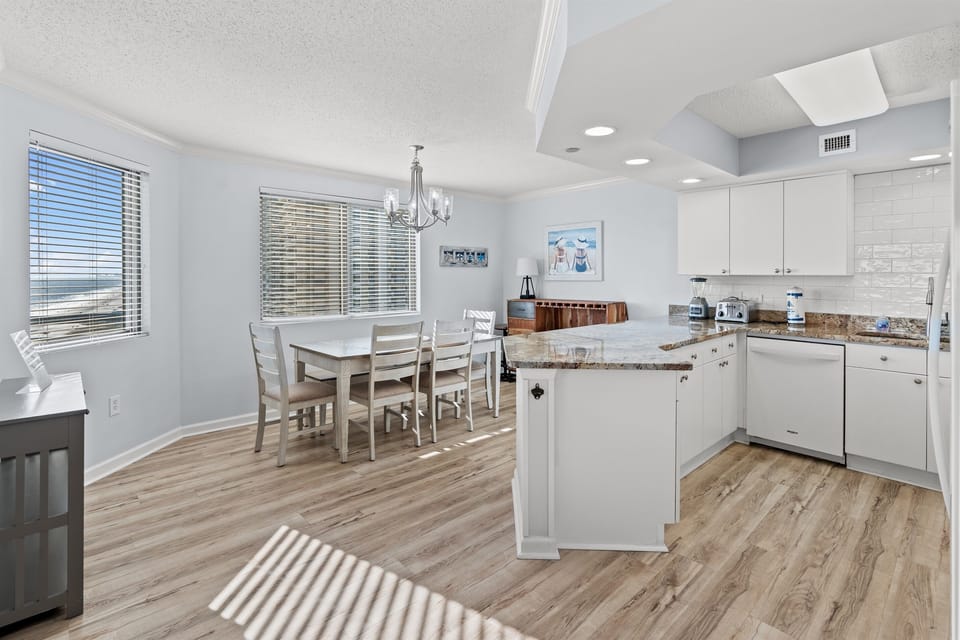 Kitchen / Dining