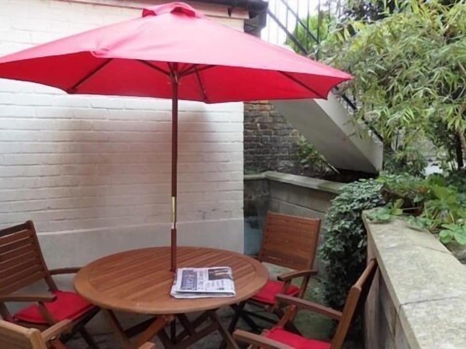 Moray Holiday seaside apartment rear courtyard